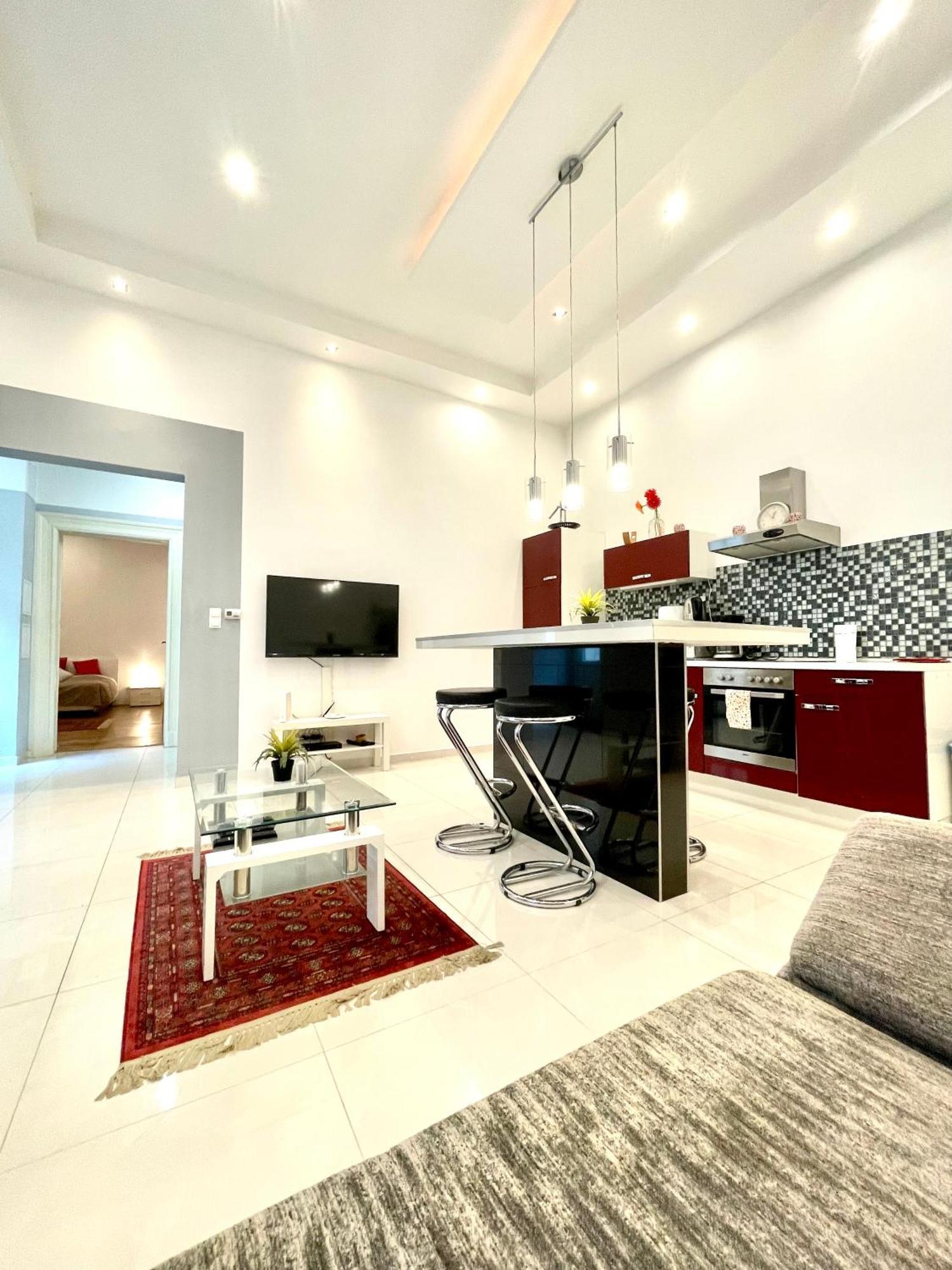 בודפשט Amazing Swedish 3 Rooms Apartment In The City Center מראה חיצוני תמונה