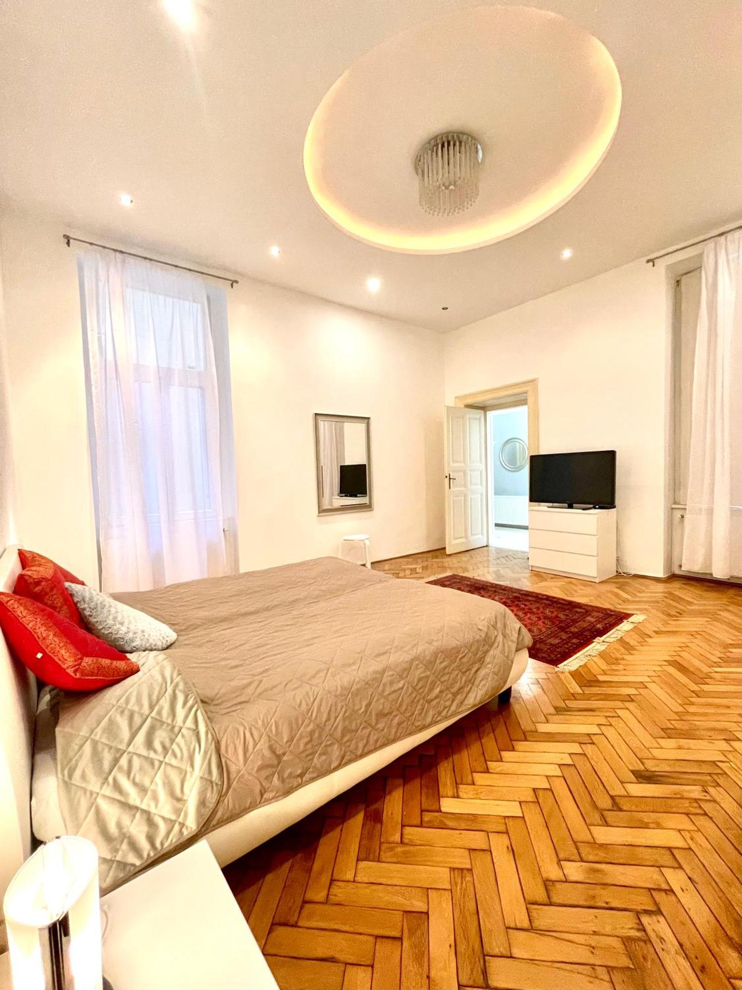 בודפשט Amazing Swedish 3 Rooms Apartment In The City Center מראה חיצוני תמונה