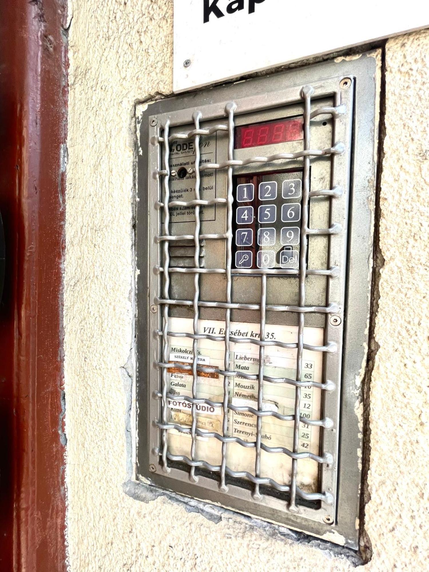 בודפשט Amazing Swedish 3 Rooms Apartment In The City Center מראה חיצוני תמונה