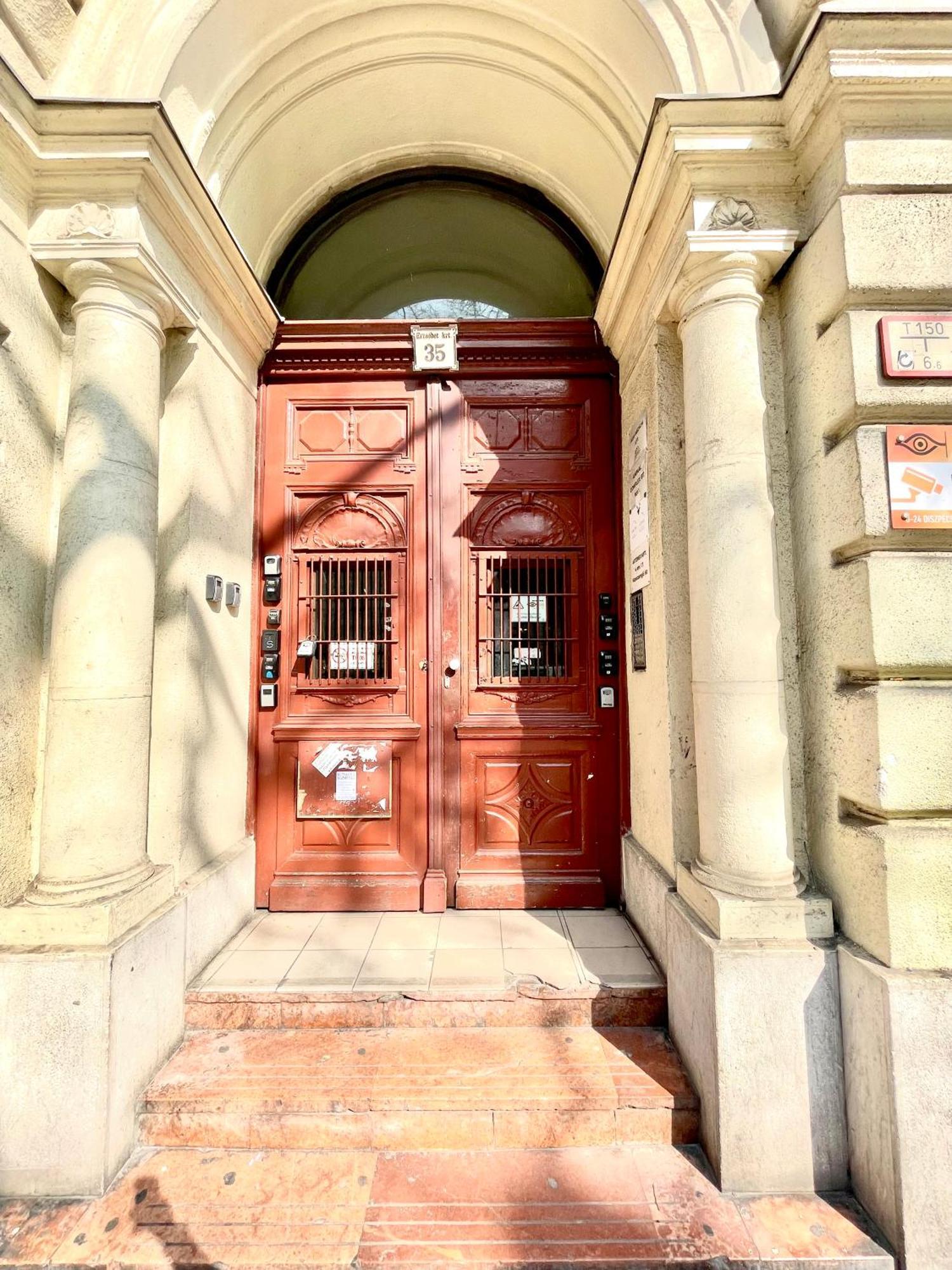 בודפשט Amazing Swedish 3 Rooms Apartment In The City Center מראה חיצוני תמונה