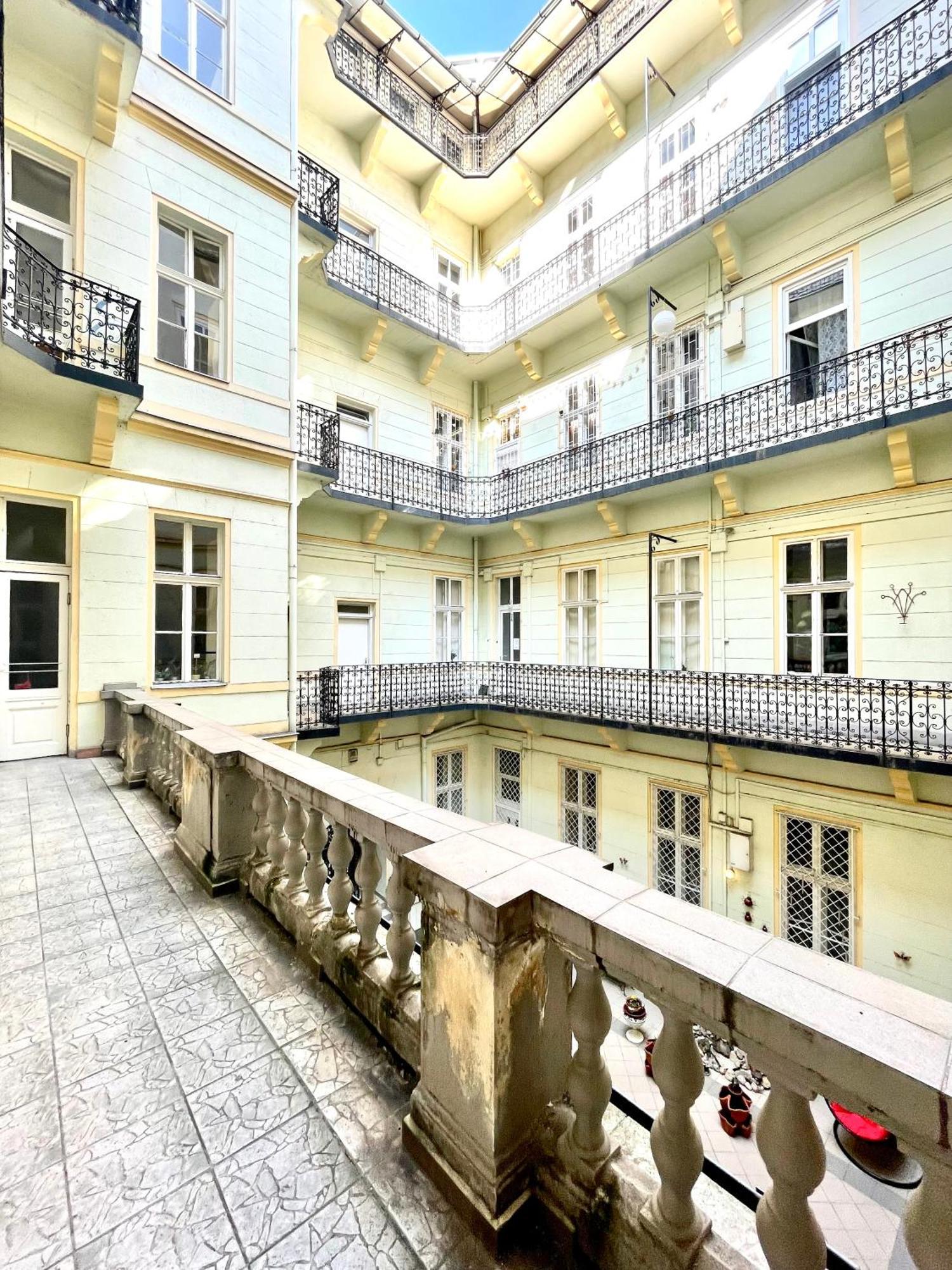 בודפשט Amazing Swedish 3 Rooms Apartment In The City Center מראה חיצוני תמונה