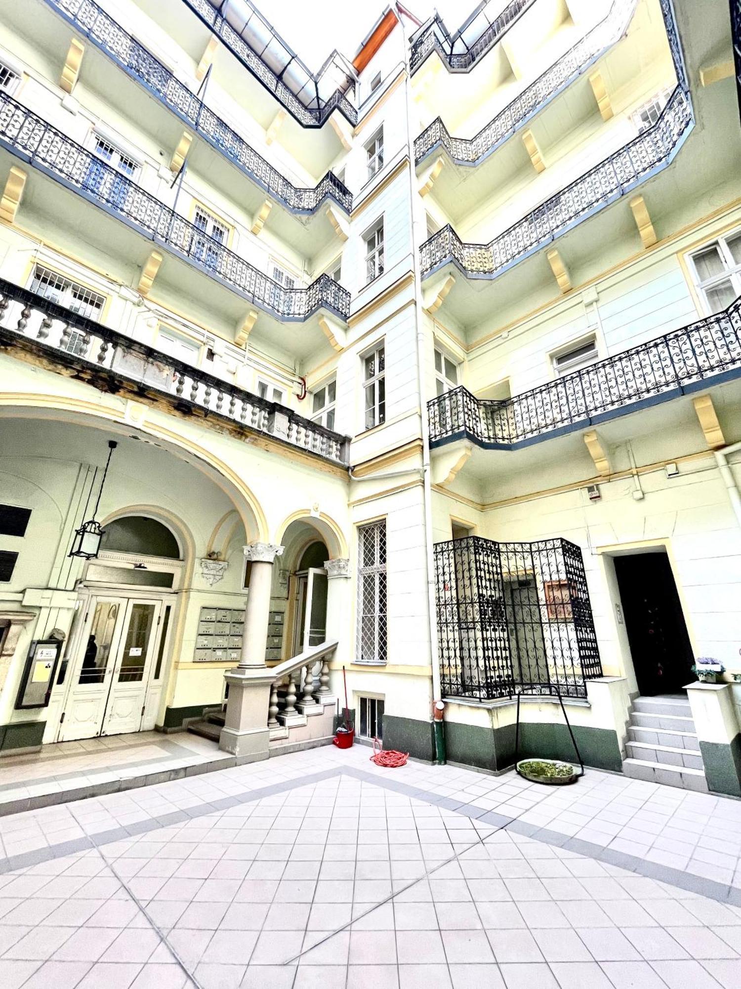 בודפשט Amazing Swedish 3 Rooms Apartment In The City Center מראה חיצוני תמונה